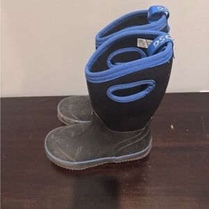 DSG Kids Snowbound Black and Blue Boots